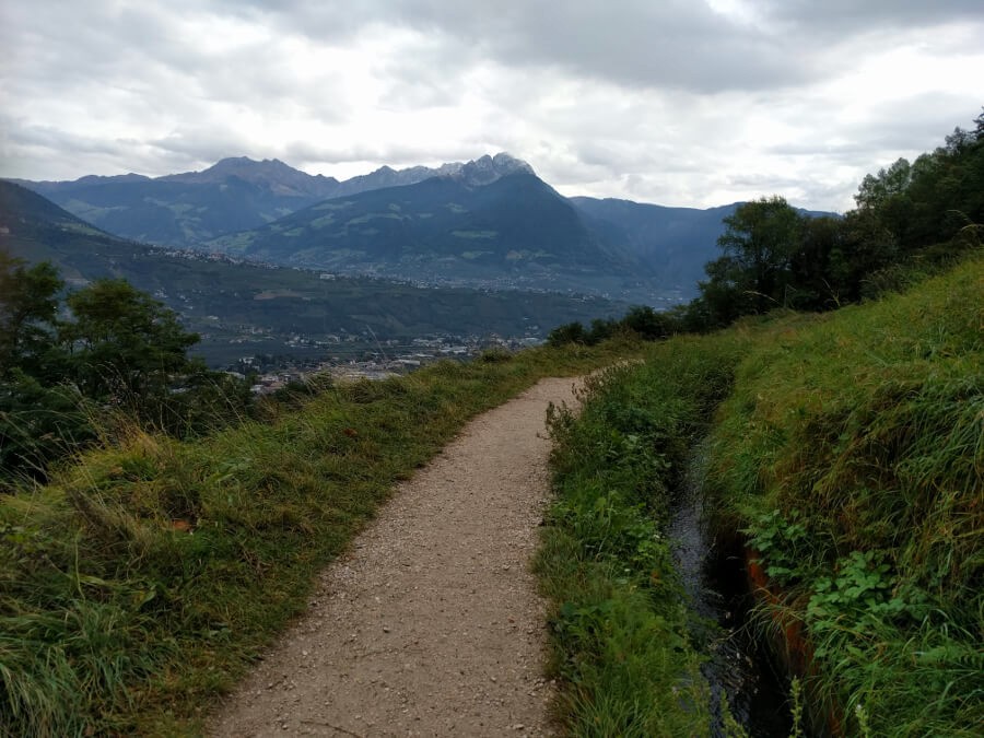 Ausblick nach Meran und Dorf Tirol